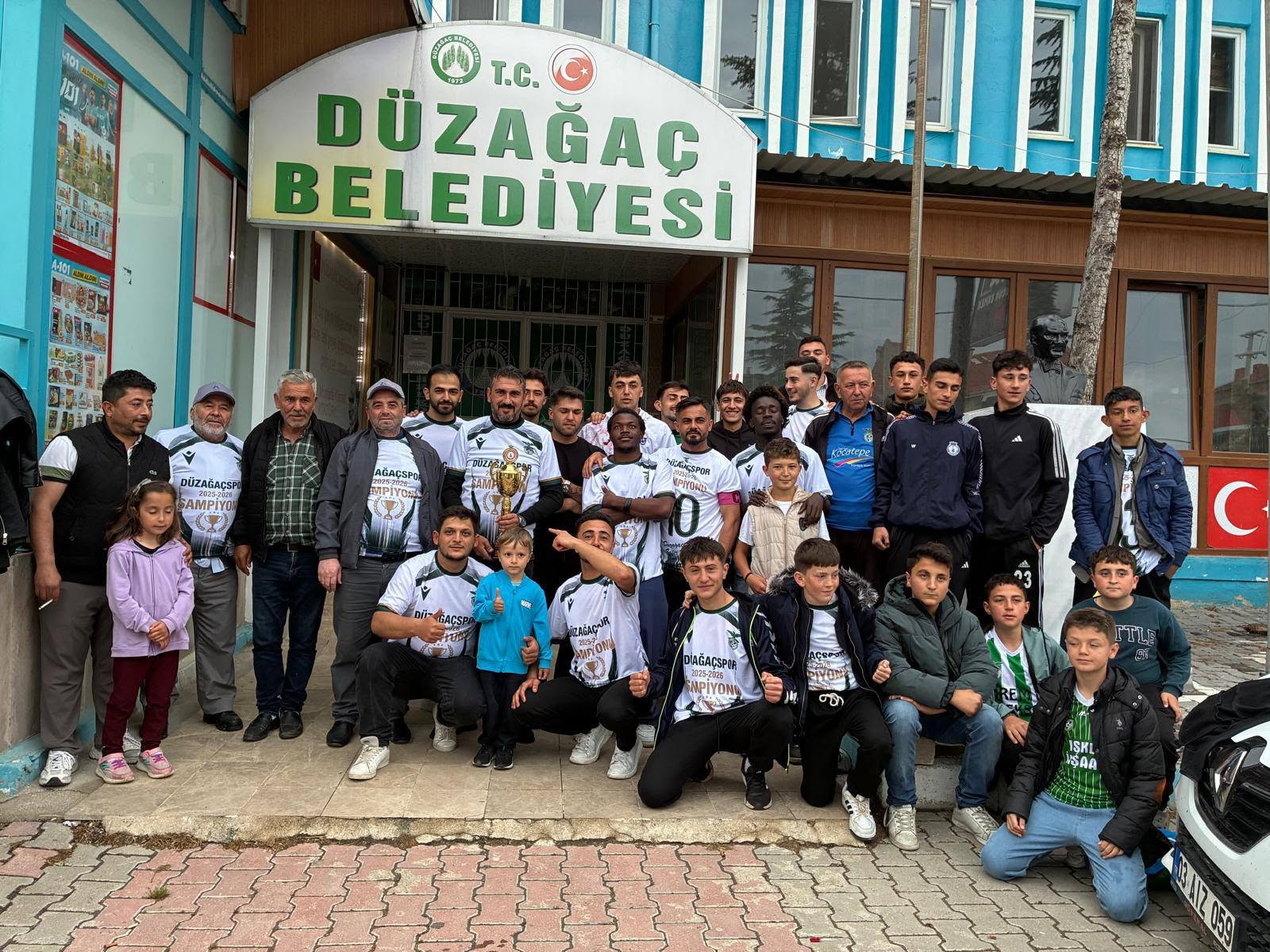 Düzağaç Spor’dan Tarihi Şampiyonluk: İlk Kupa Kasabaya Geldi