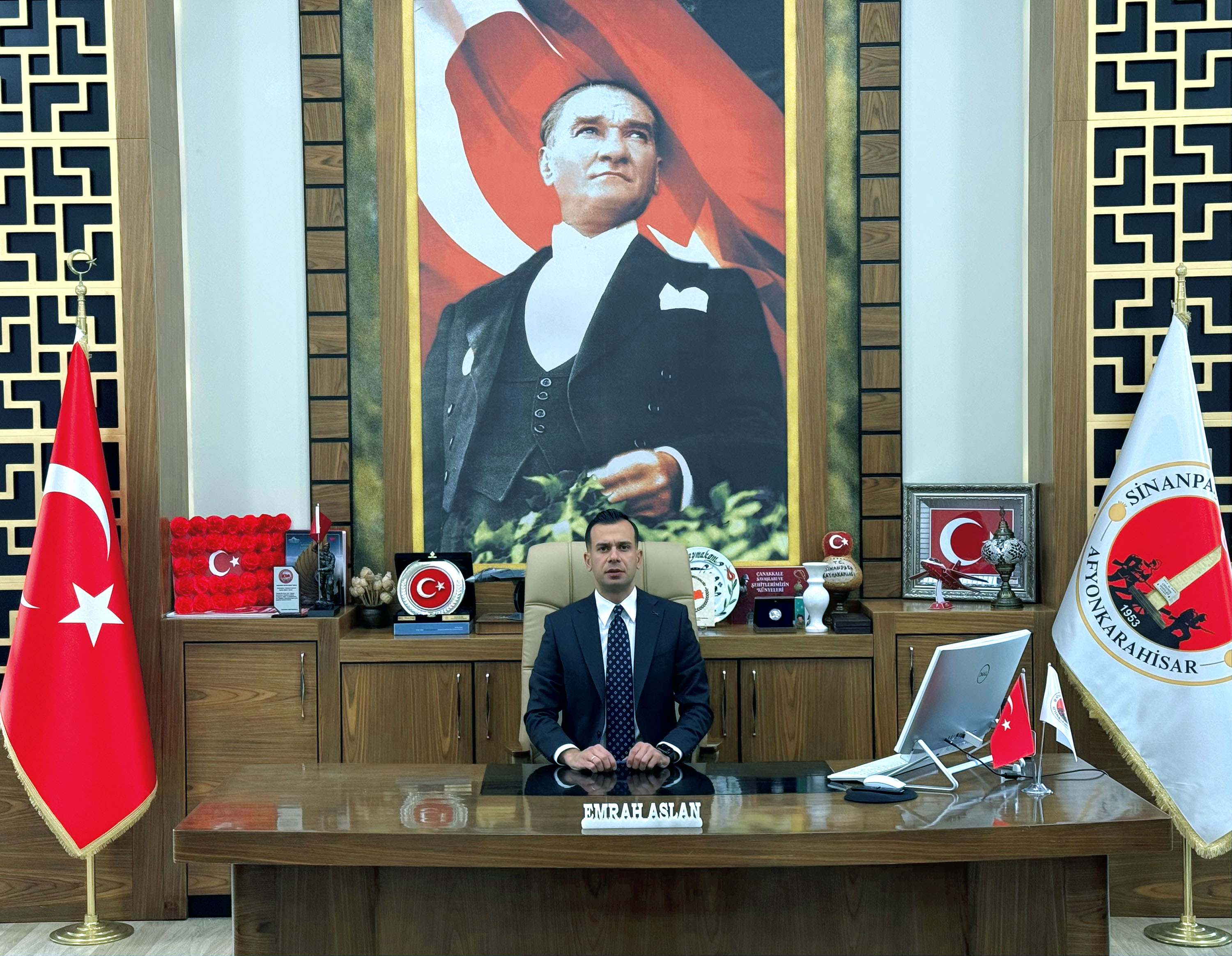 SİNANPAŞA KAYMAKAMI EMRAH ASLAN GÜLNAR KAYMAKAMLIĞINA ATANDI