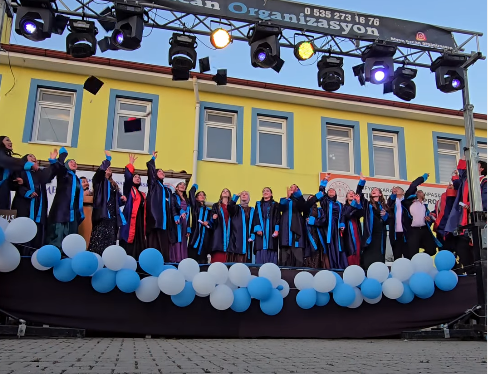 TINAZTEPE ÇOK PROGRAMLI ANADOLU LİSESİ’NDE MEZUNİYET COŞKUSU