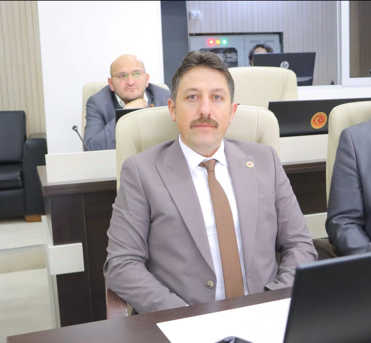 Özgür Kıvrak: “Sinanpaşa Bizim Sevdamız! Durmayacağız, Yorulmayacağız”