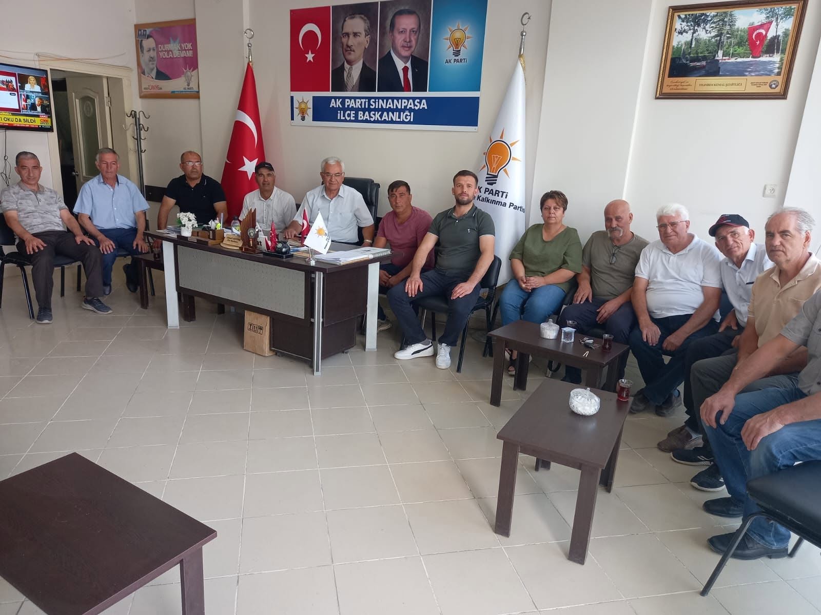 AK PARTİ SİNANPAŞA TEŞKİLATINDA İSTİŞARE BULUŞMASI