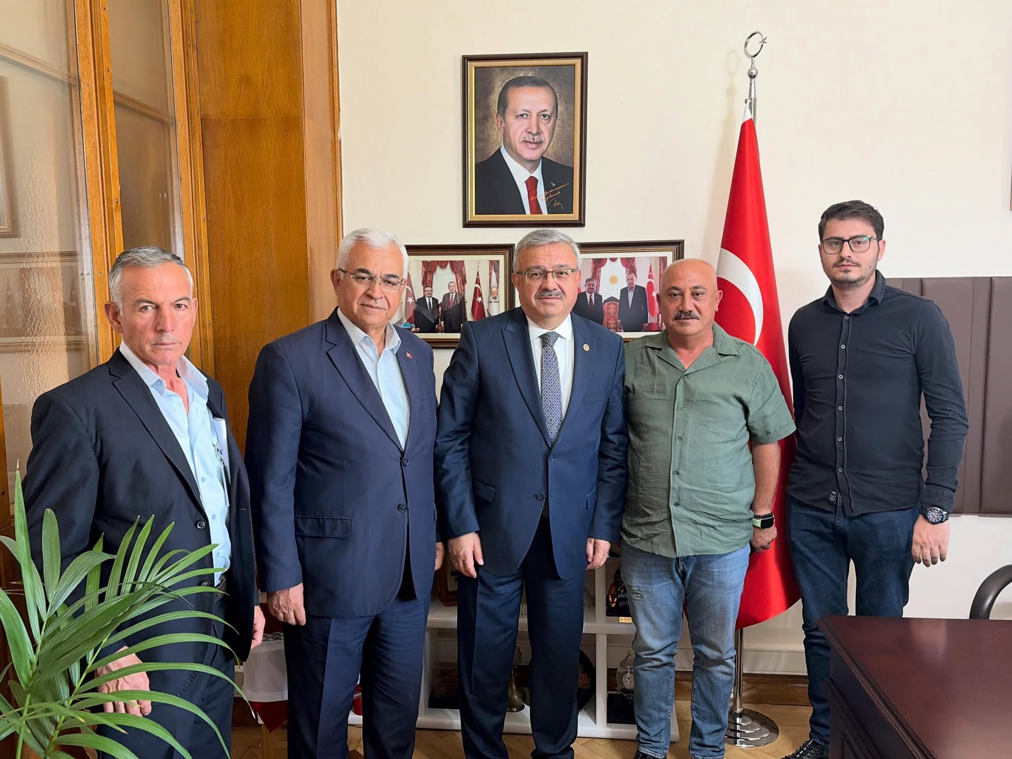 AK Parti Sinanpaşa’dan Milletvekillerine Ziyaret