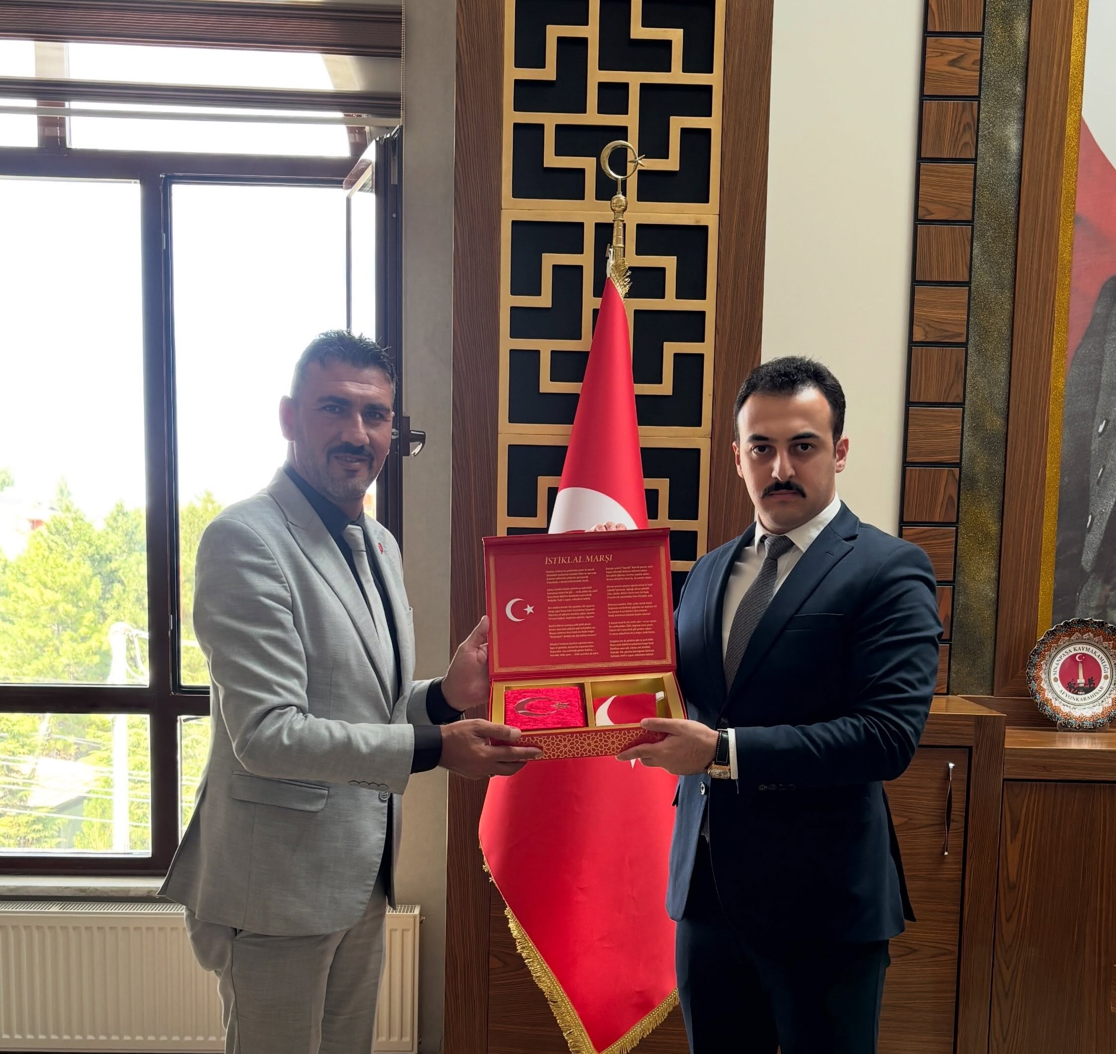 BAŞKANI SELÇUK ÇETİNKAYA’DAN KAYMAKAM MİROĞLU’NA HAYIRLI OLSUN ZİYARETİ