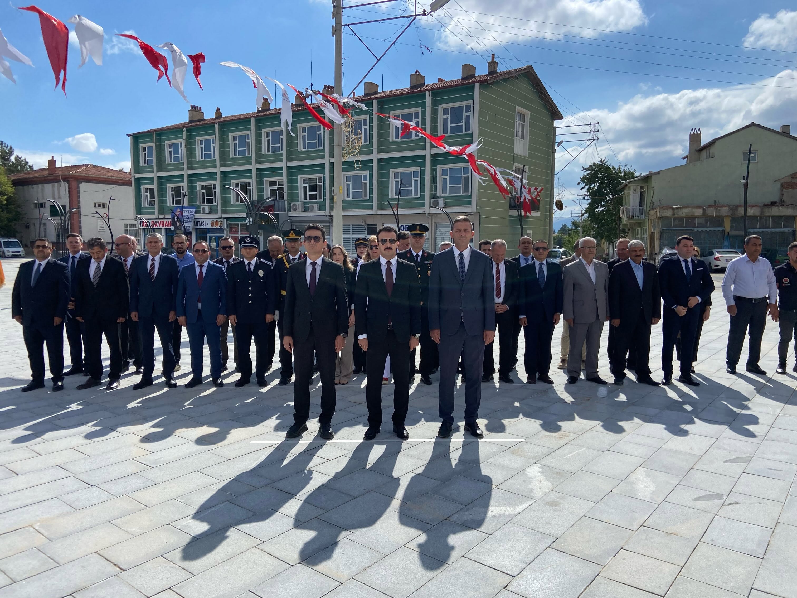 30 AĞUSTOS ZAFER BAYRAMI COŞKUSU: ATATÜRK ANITI’NA ÇELENK SUNULDU