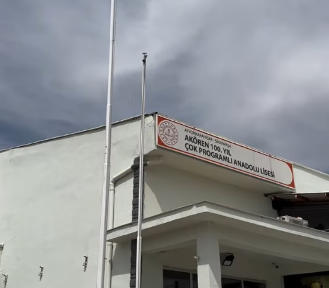 AKÖREN 100. YIL ÇOK PROGRAMLI ANADOLU LİSESİ YENİ EĞİTİM YILINA YENİLENEN YÜZÜYLE BAŞLADI