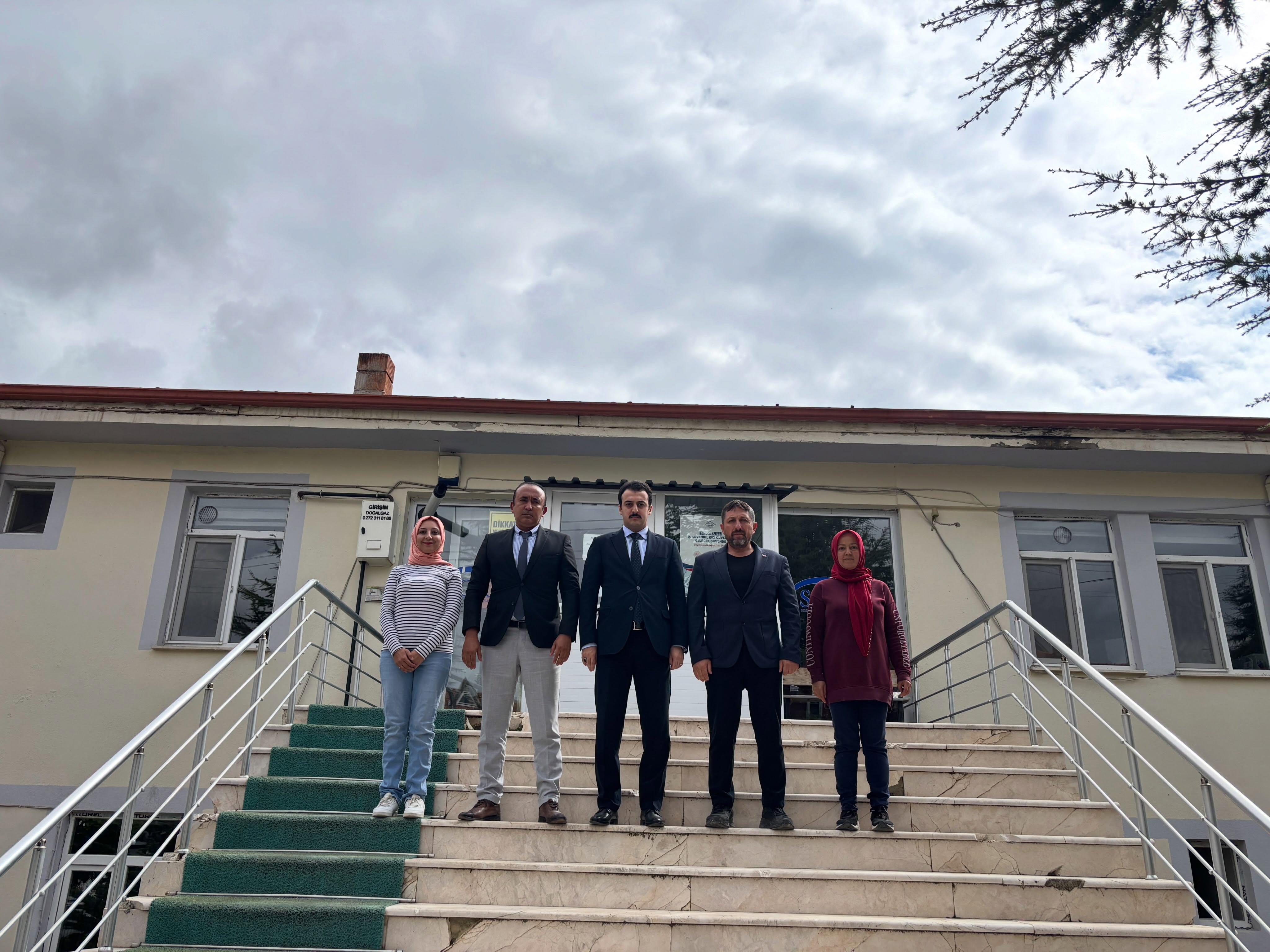 KAYMAKAM MİROĞLU’NDAN SİNANPAŞA SGK MÜDÜRLÜĞÜNE ZİYARET