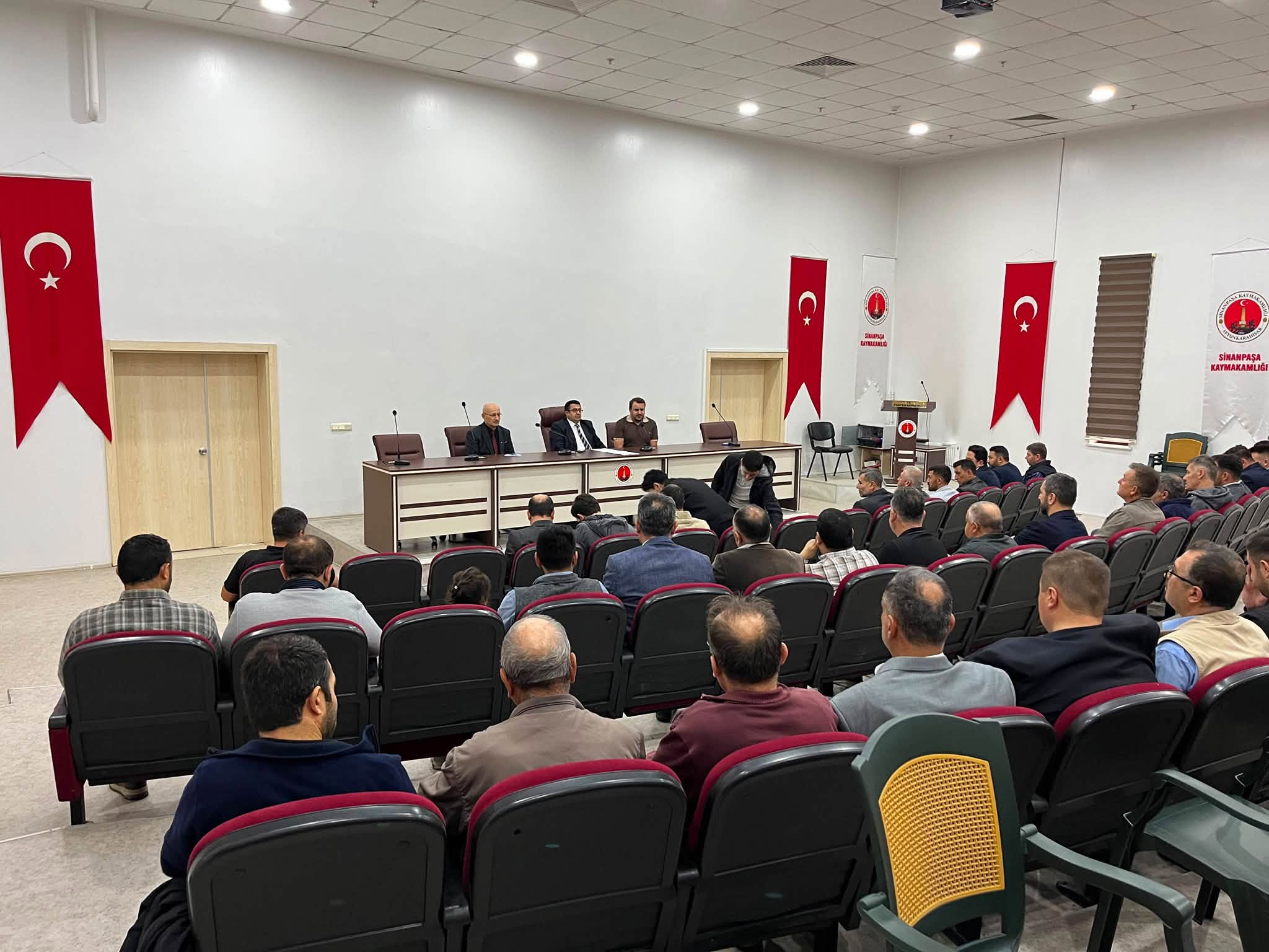 SİNANPAŞA’DA DİN GÖREVLİLERİ EYLÜL AYI TOPLANTISINDA BULUŞTU
