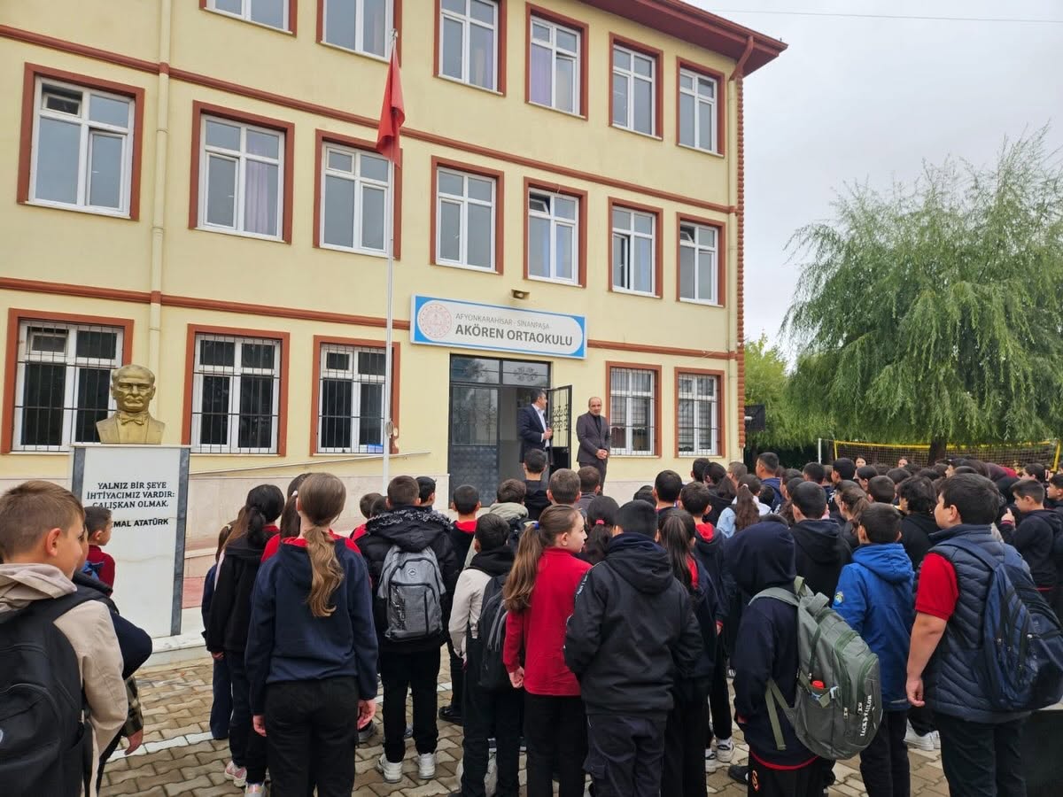 Sinanpaşa’da Yeni Eğitim Yılı Öncesi Okullarda Hazırlık Denetimi