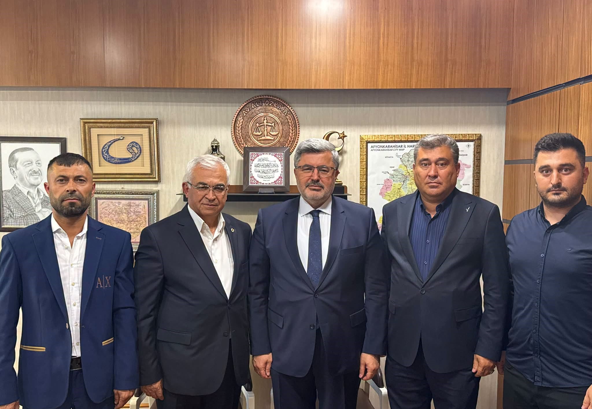 AK PARTİ SİNANPAŞA TEŞKİLATINDAN TBMM’DE MİLLETVEKİLLERİNE ZİYARET